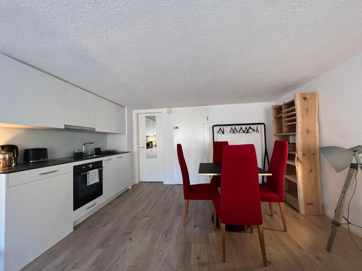 Appartement En Vieille Ville De 波朗特吕 外观 照片