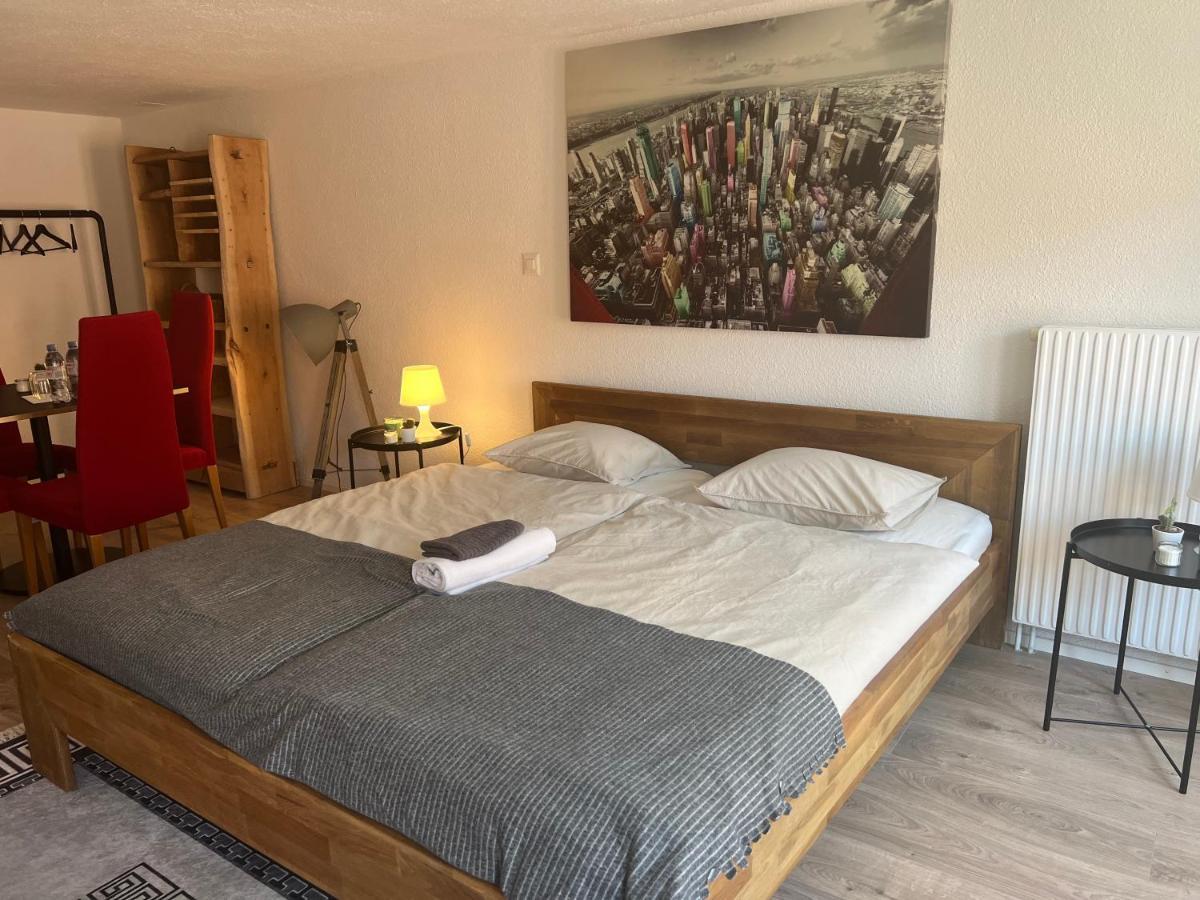 Appartement En Vieille Ville De 波朗特吕 外观 照片