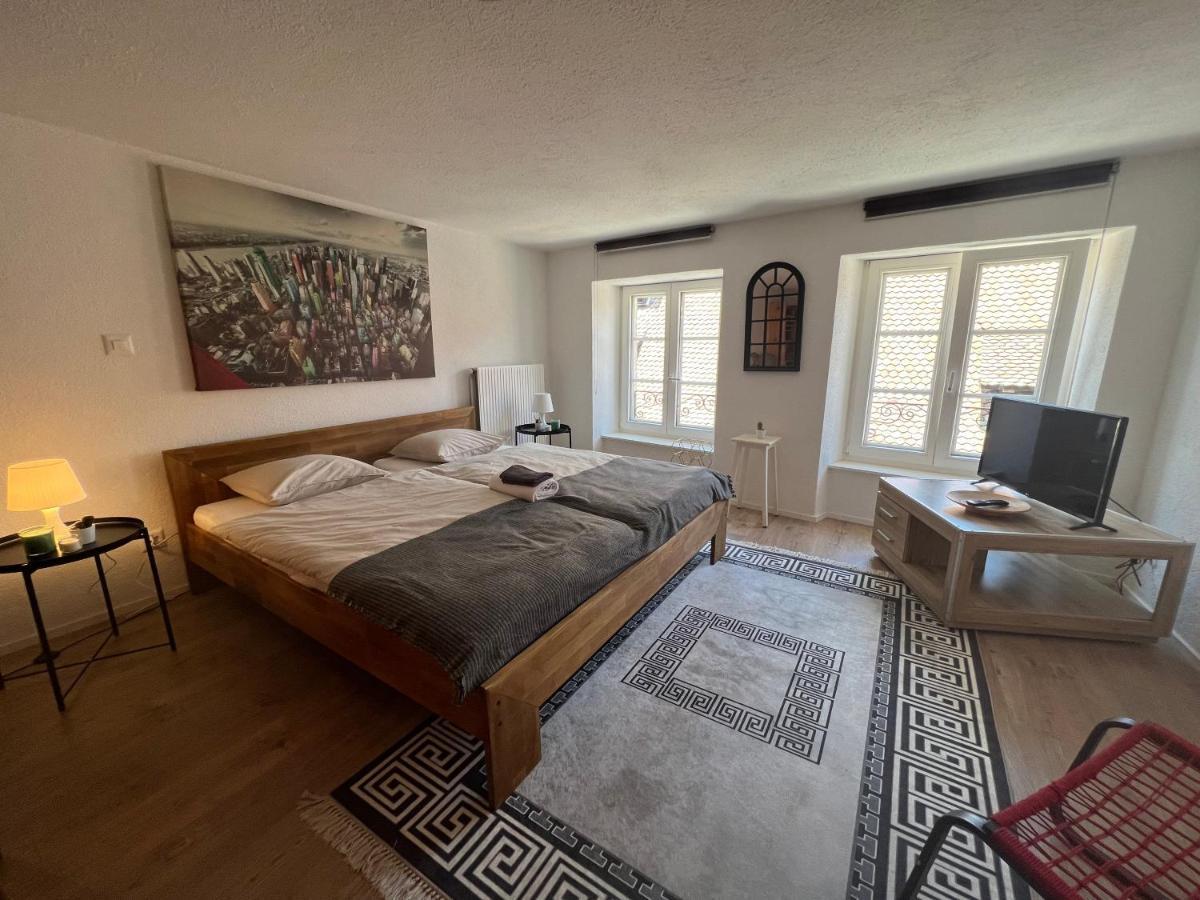 Appartement En Vieille Ville De 波朗特吕 外观 照片